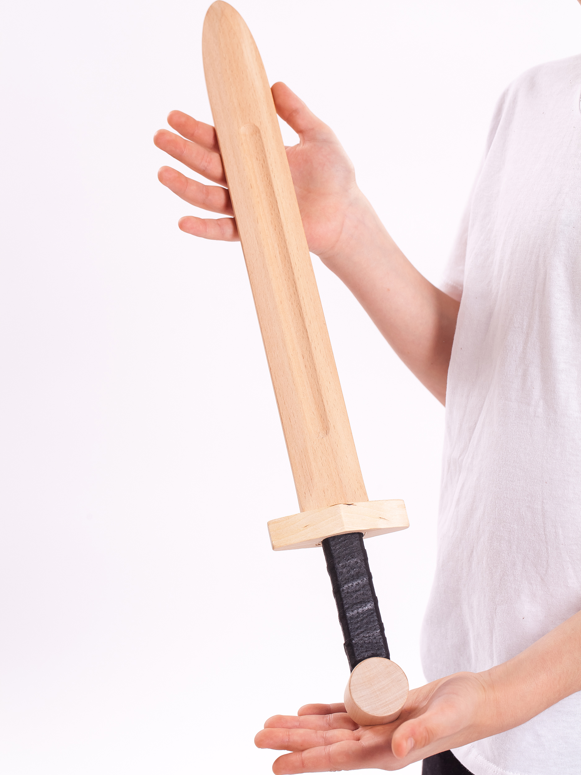 Купить Меч деревянный Романец из бука оптом