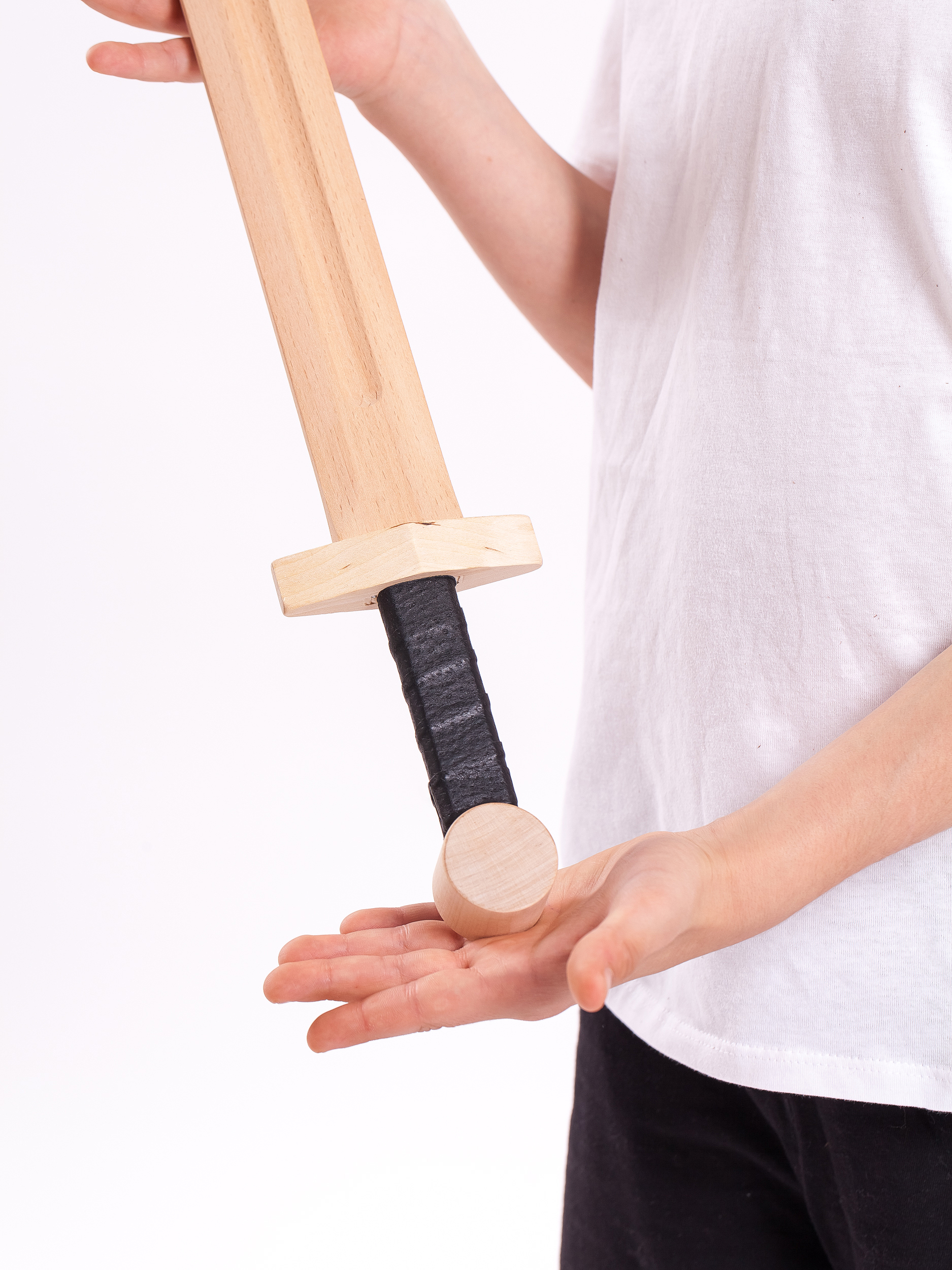 Купить Меч деревянный Романец из бука оптом