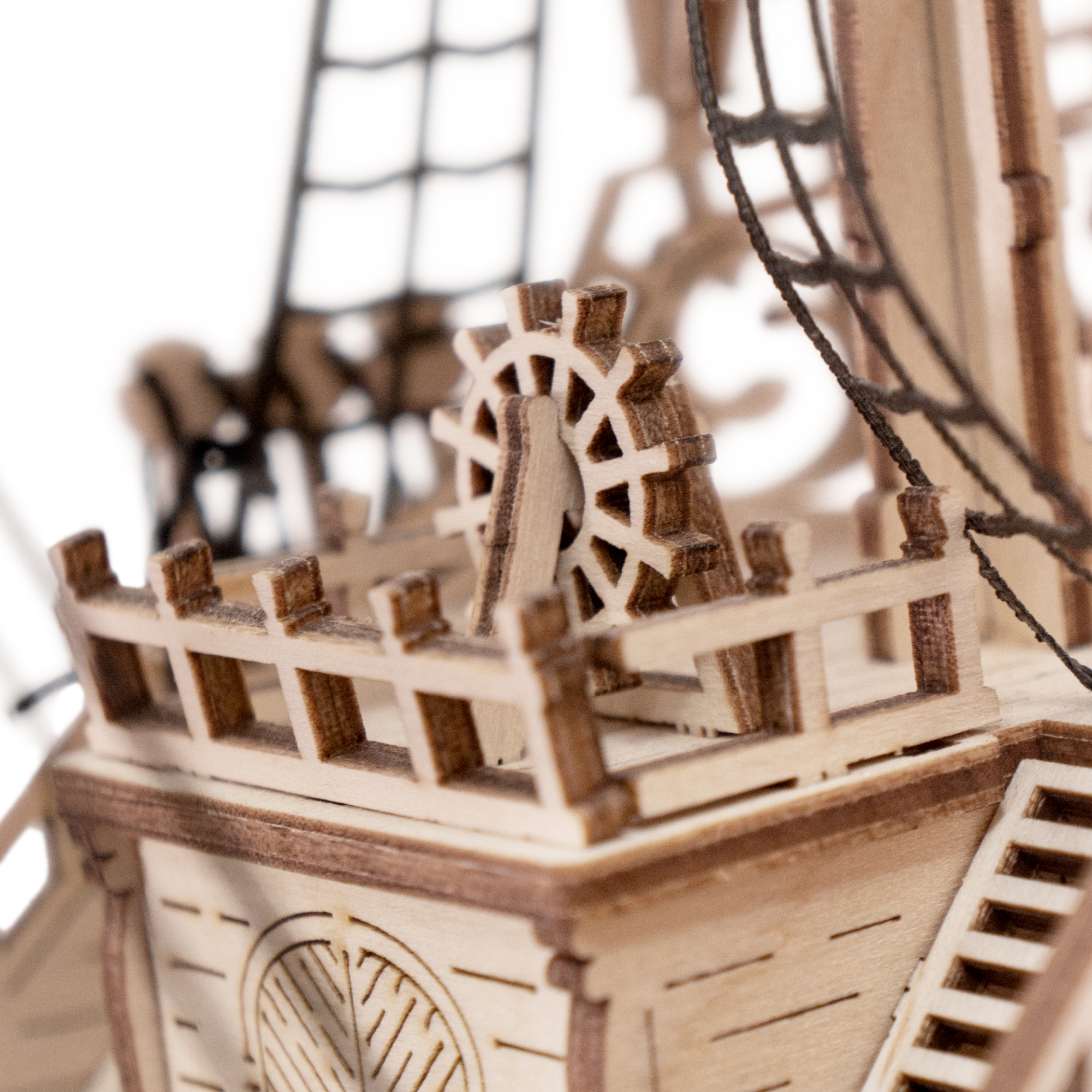 Купить Сборная модель из дерева Lemmo Корабль Утренняя Звезда (красные паруса) оптом