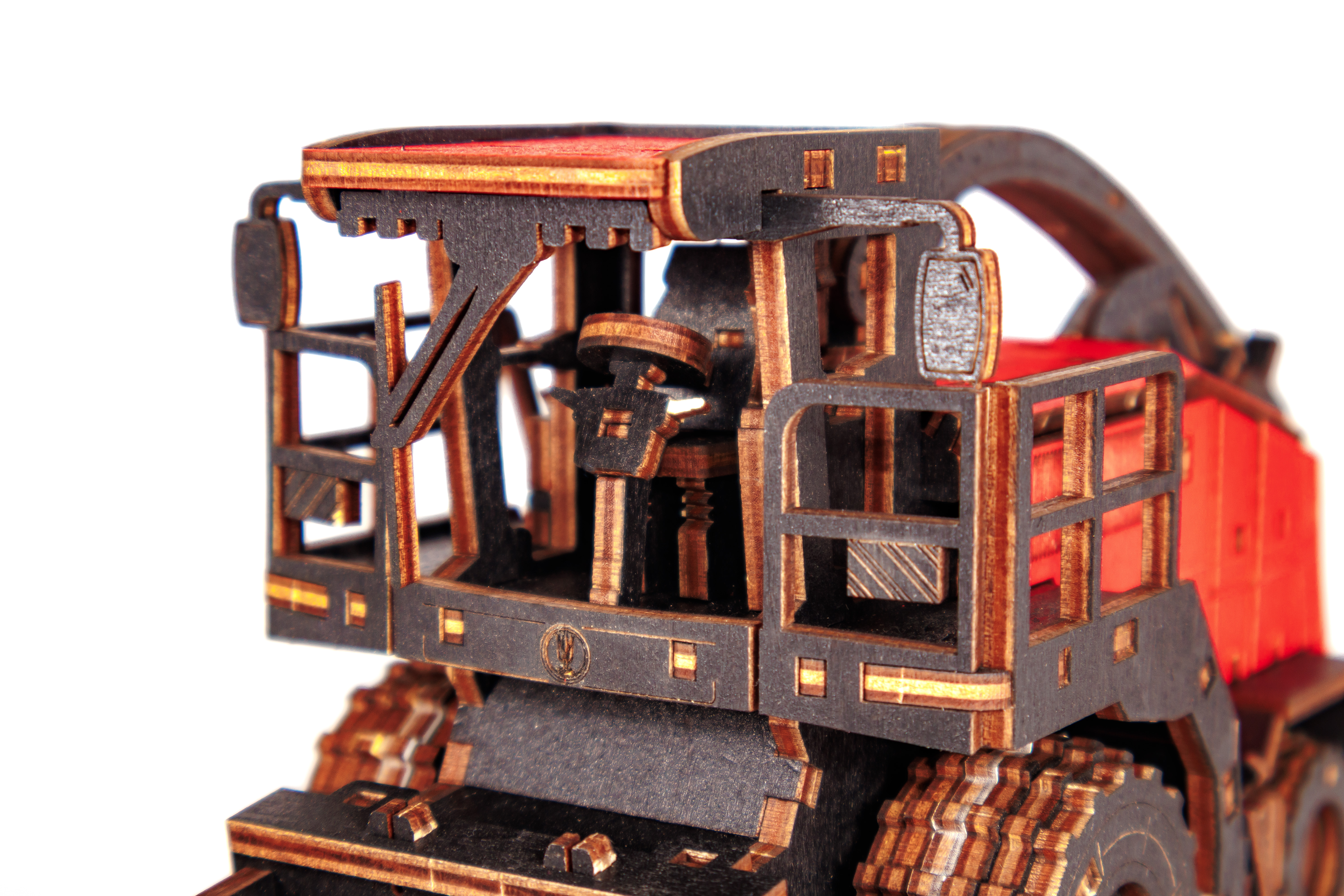 Купить Деревянный конструктор, сборная модель EWA Комбайн FS80 PRO цветной оптом