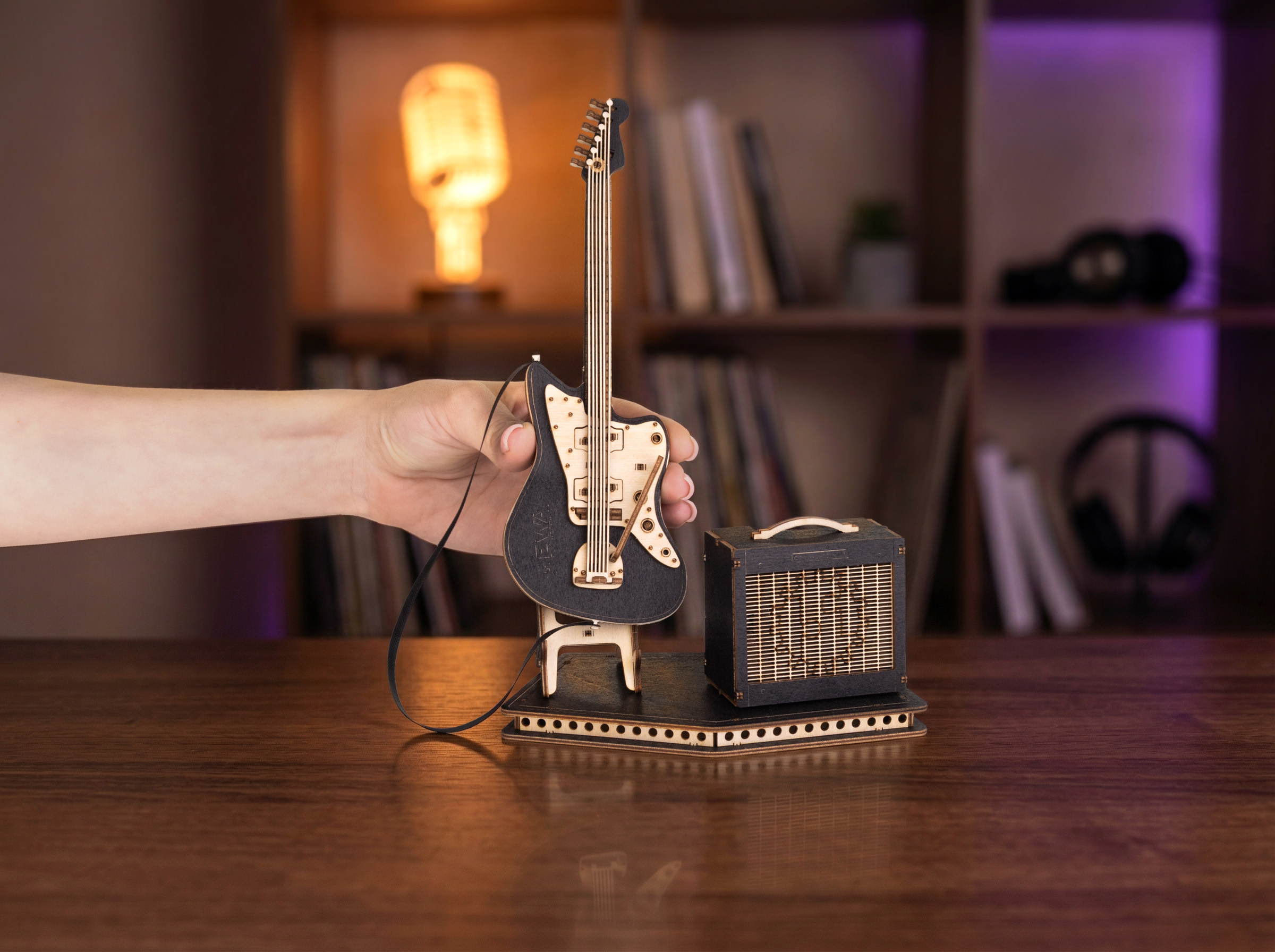 Купить Деревянный конструктор EWA Гитара электро (черная) оптом