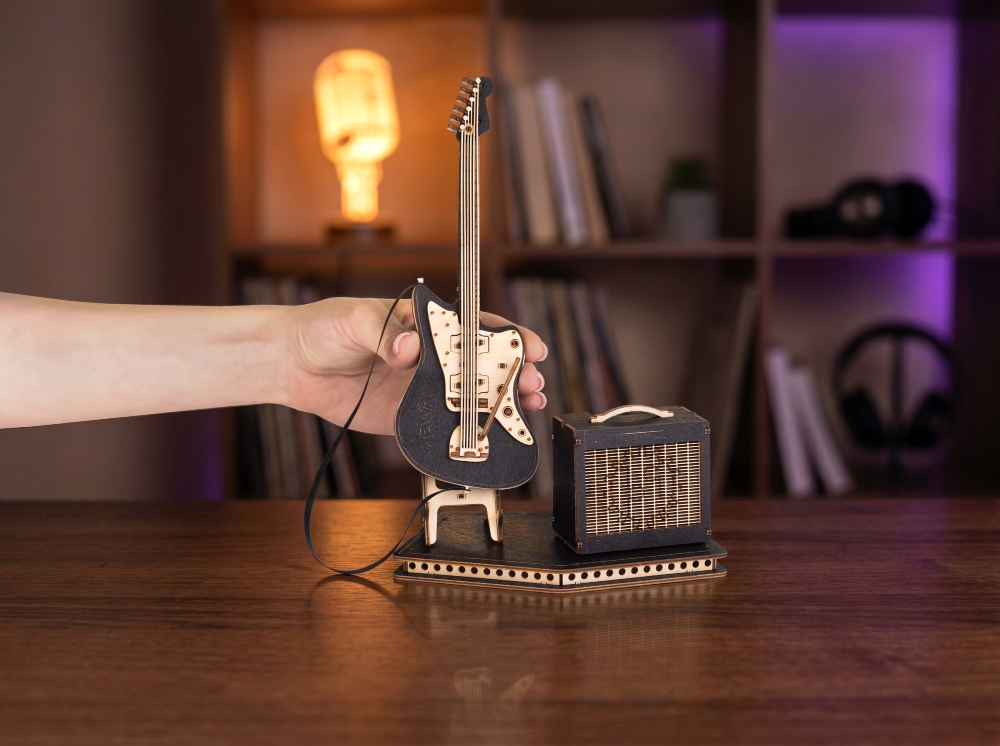 Купить Деревянный конструктор EWA Гитара электро (черная) оптом