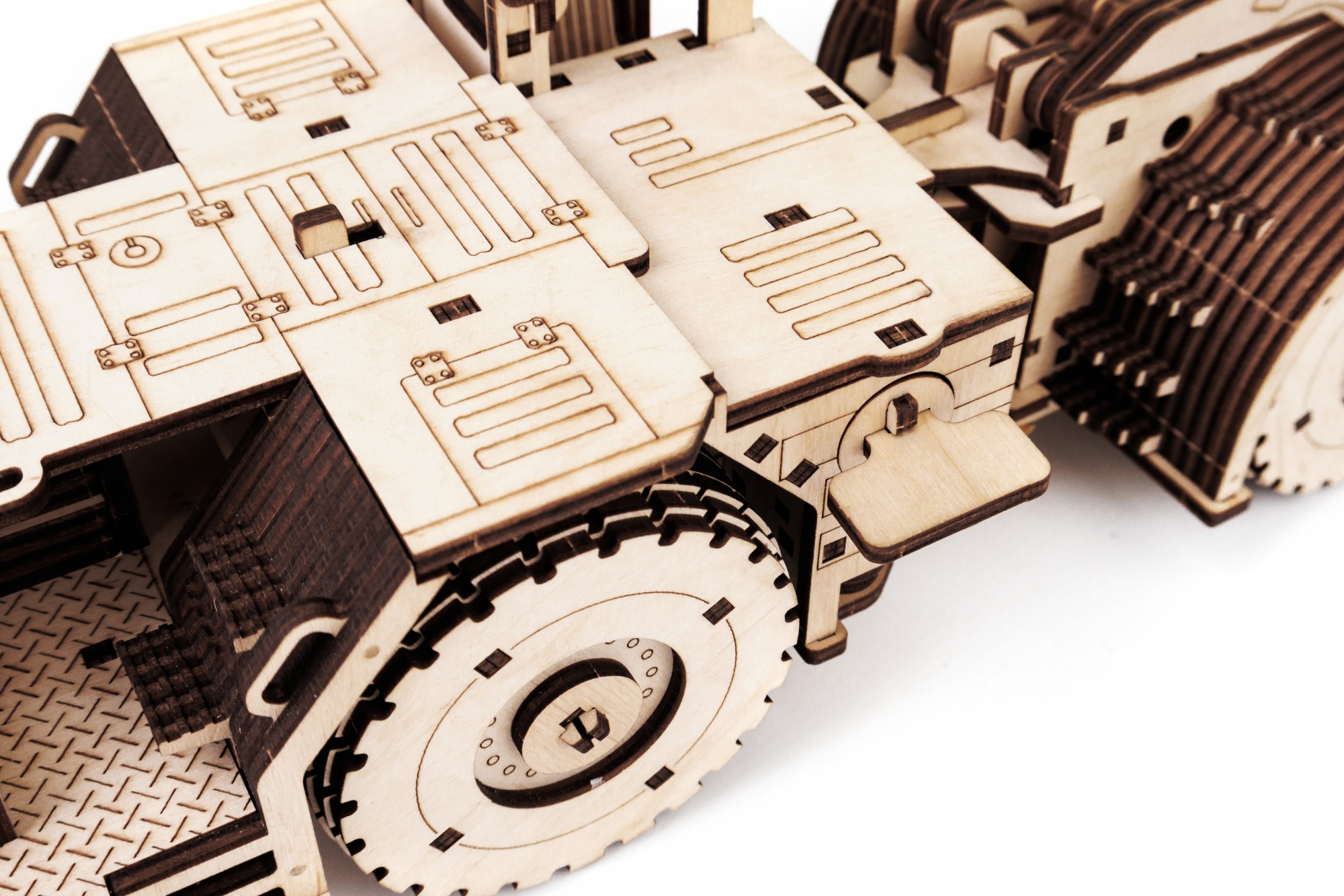 Купить Механическая сборная модель EWA Погрузочная машина МоАЗ 4075 оптом